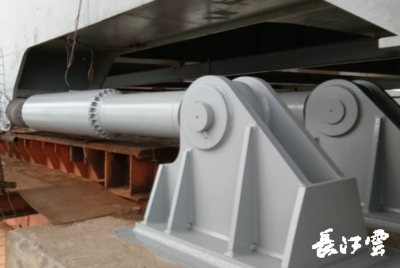 武汉建桥军团给世界最长跨海峡公铁大桥装上“减震器”